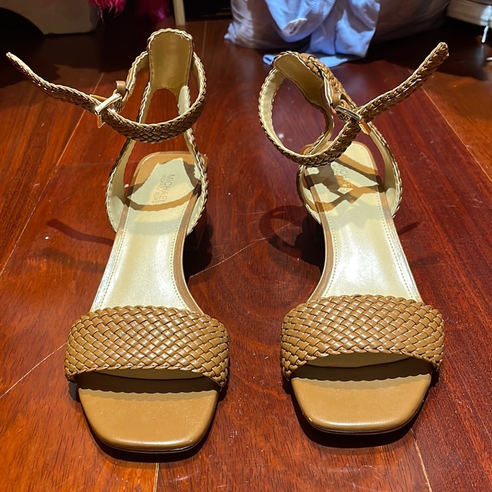 Michael kors brown 1 1/2 inch heels with wooden look heels